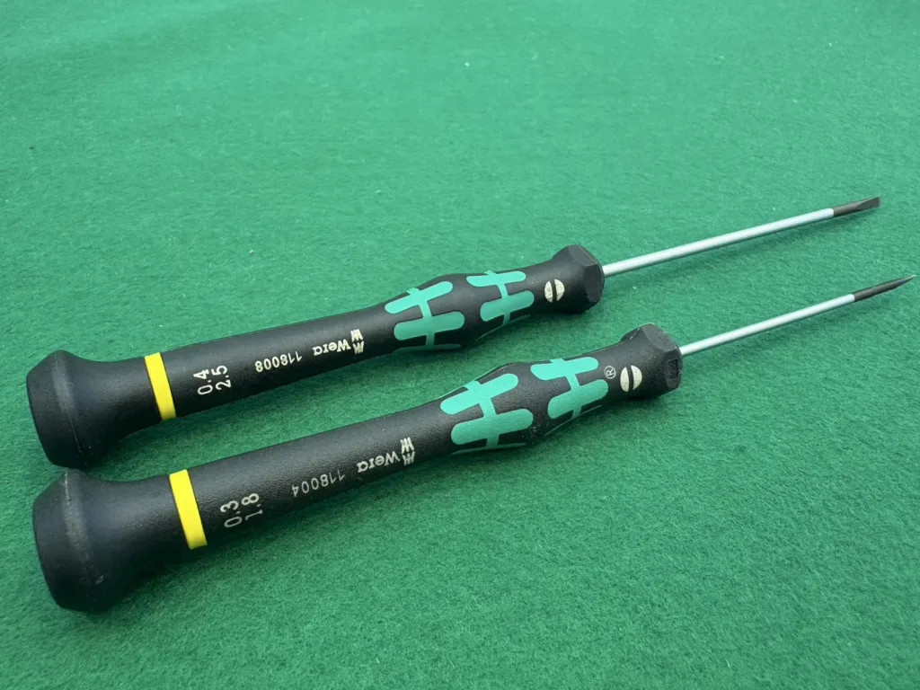 精密ドライバー