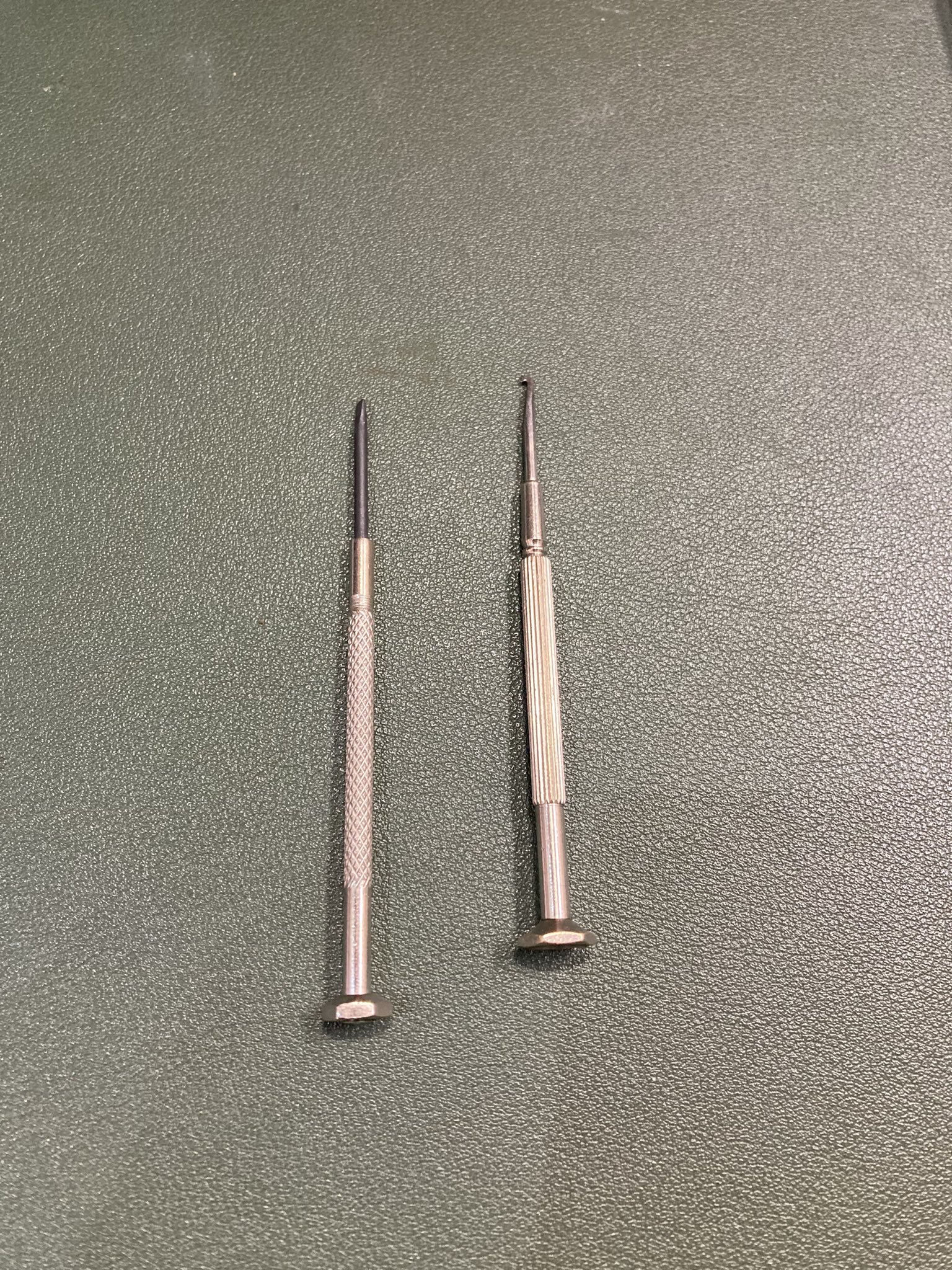 施工前(左)これを右の形にしていきます。